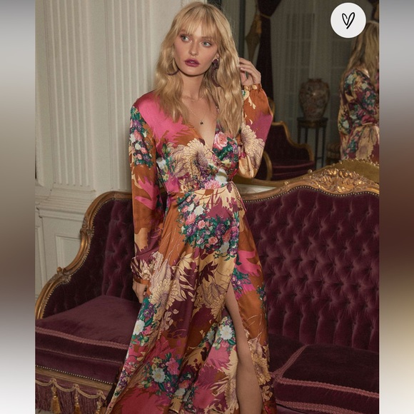 Lulu’s Maxi Dress - Picture 2 of 4